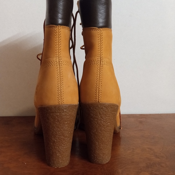 TIMBERLAND HIGH HEELS BOOTS WOMEN'S SIZE 8. - Picture 3 of 5